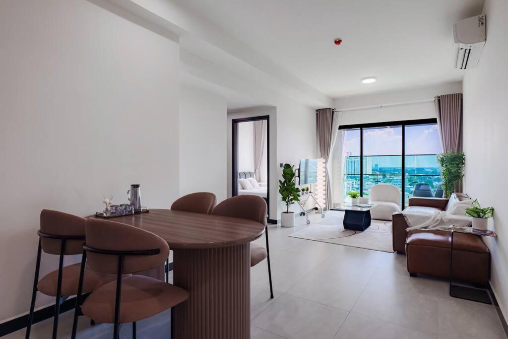 2 Bedroom Minimal Luxury *